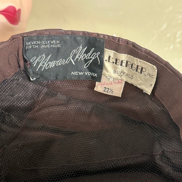 COVETED AND REGISTERED DESIGNER 1940s' BROWN FELT & TAFFETA TILT HAT - Picture 11 of 12